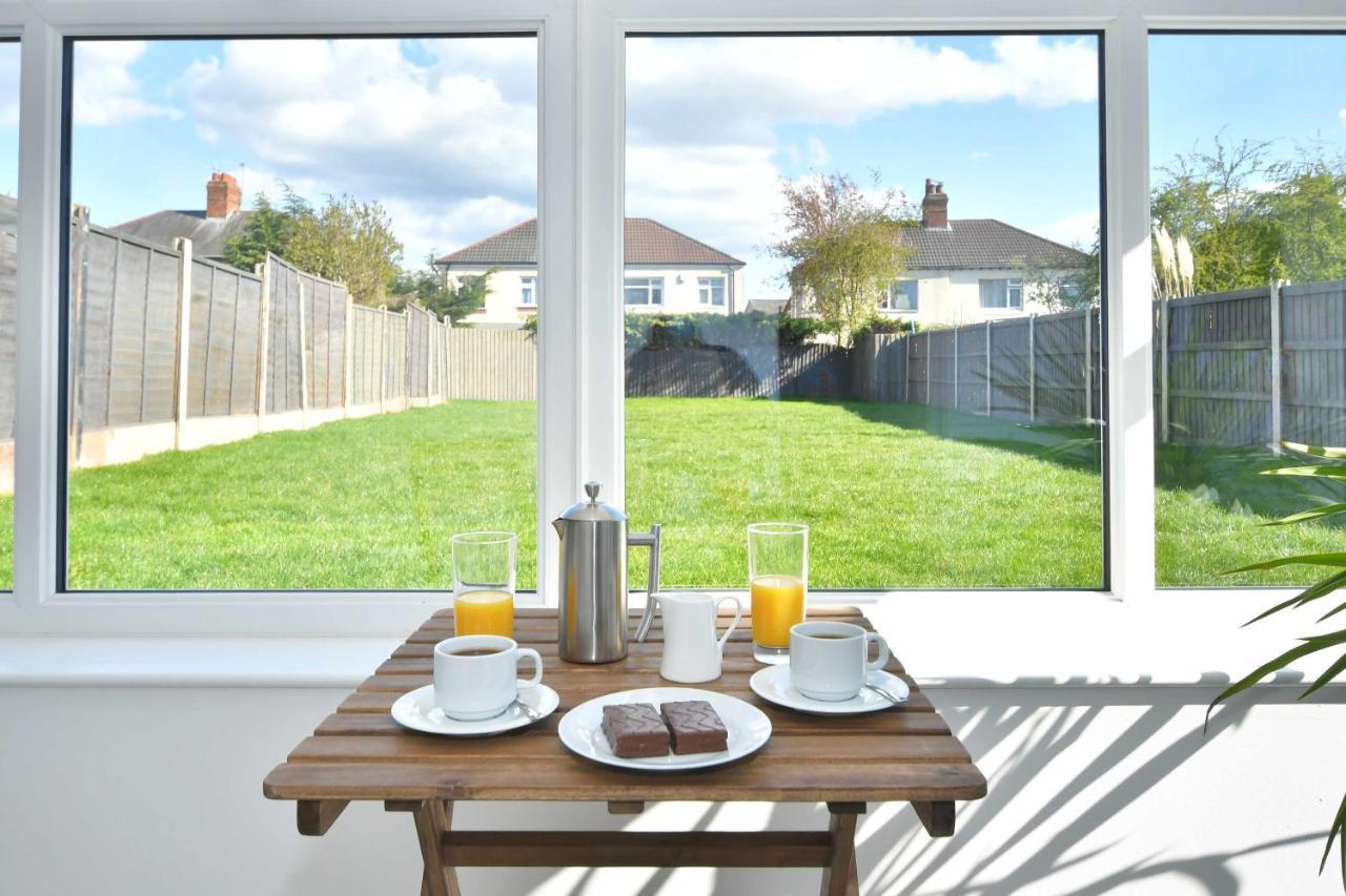 Orion House - Sleeps 6, Driveway, Garden Villa Crewe Exterior foto